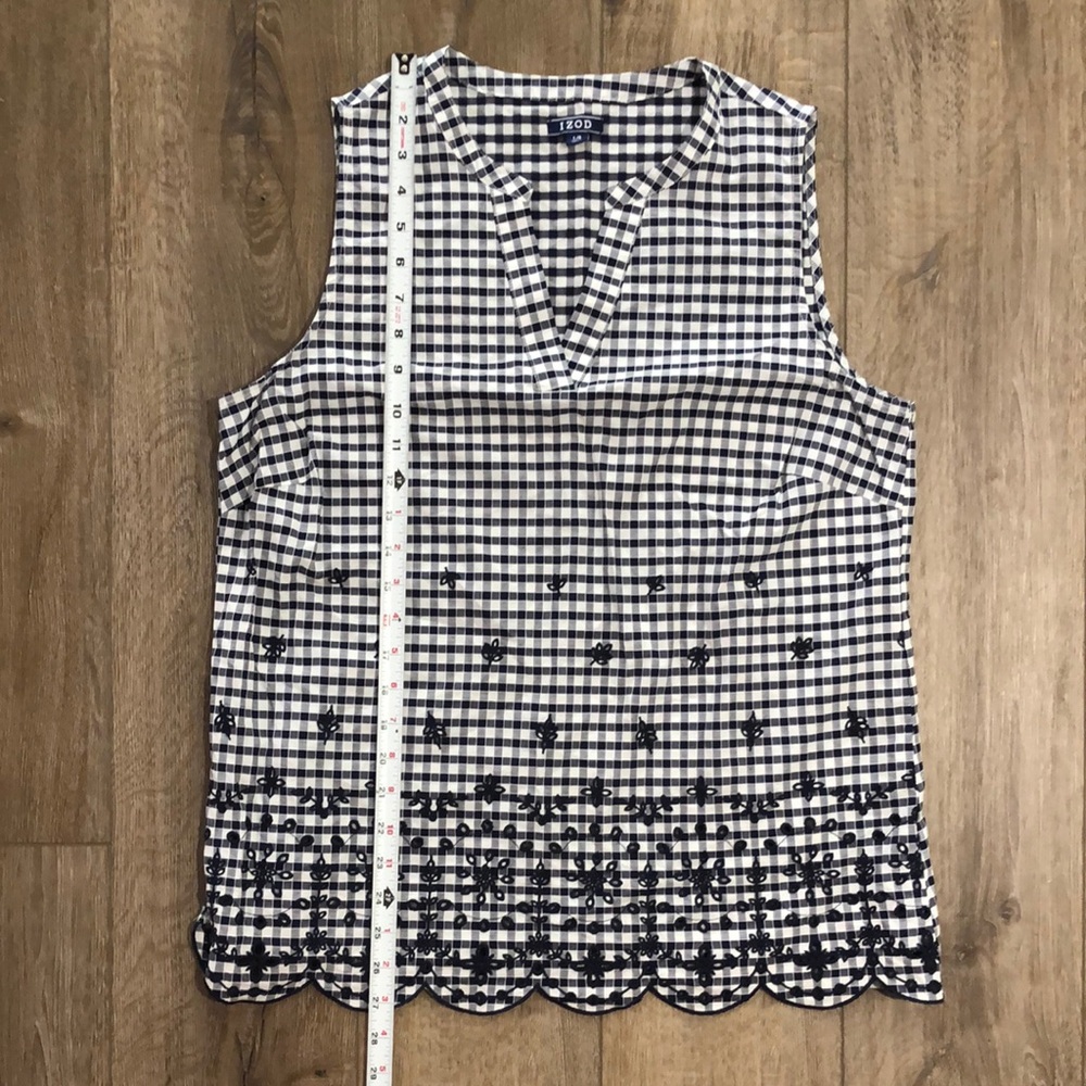 NWOT - IZOD Navy and White Gingham Sleeveless Top w/Embroidery - Picture 5 of 6